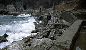 Ayak_Altinda_02