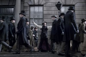 Sweeney_Todd_Fleet_Sokaginin_Seytan_Berberi_16.jpg