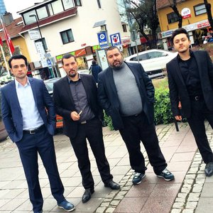 Yola_Geldik_Komedi_Mafya_22