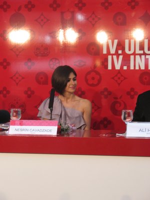 Dilberin_Sekiz_Gunu_09