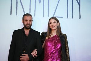 Ikimizin_Yerine_35