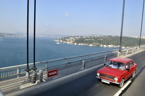 Muro_Nalet_Olsun_Icimdeki_Insan_Sevgisine_12