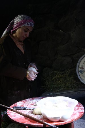 Zuhal_Topal_06