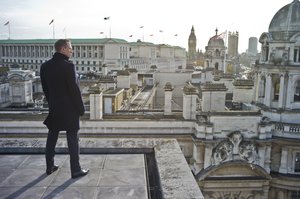 Skyfall_007_07