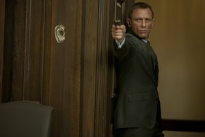 Skyfall_007_08