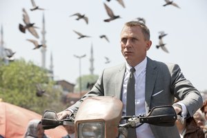 Skyfall_007_33
