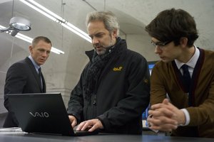 Skyfall_007_10