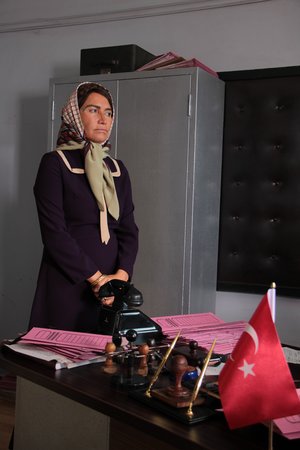 Hukumet_Kadin_23